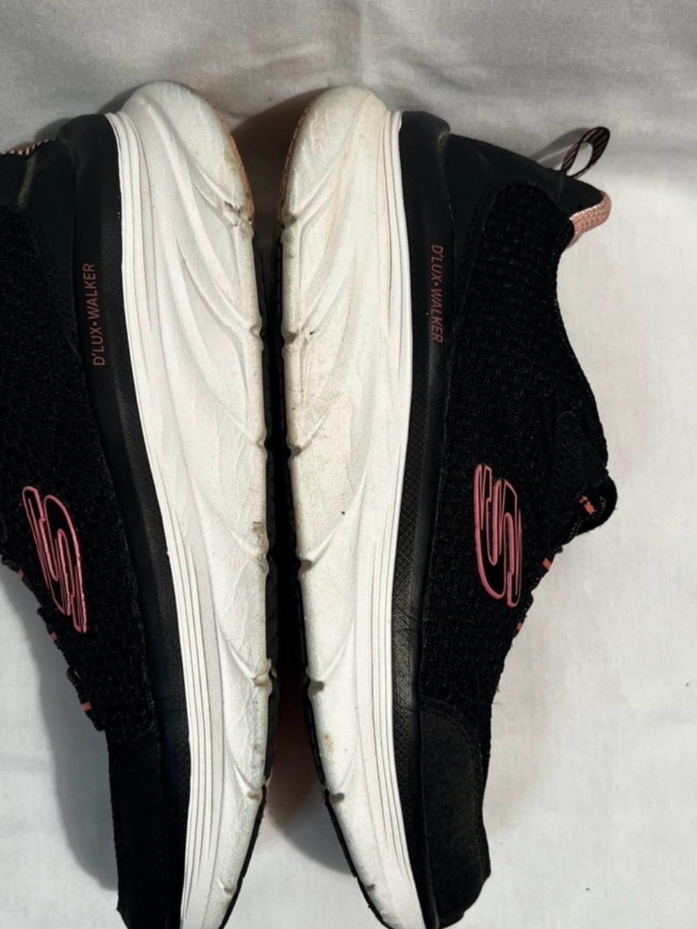 Skechers D'LUX Walker Black with Pink Accent Women's Sneakers - Picture 5 of 8